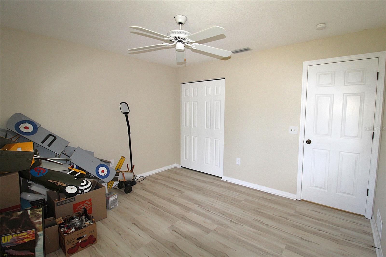 Image 21 of 25 For 9421 Fruitland Avenue