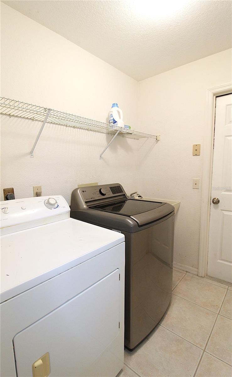 Image 22 of 25 For 9421 Fruitland Avenue