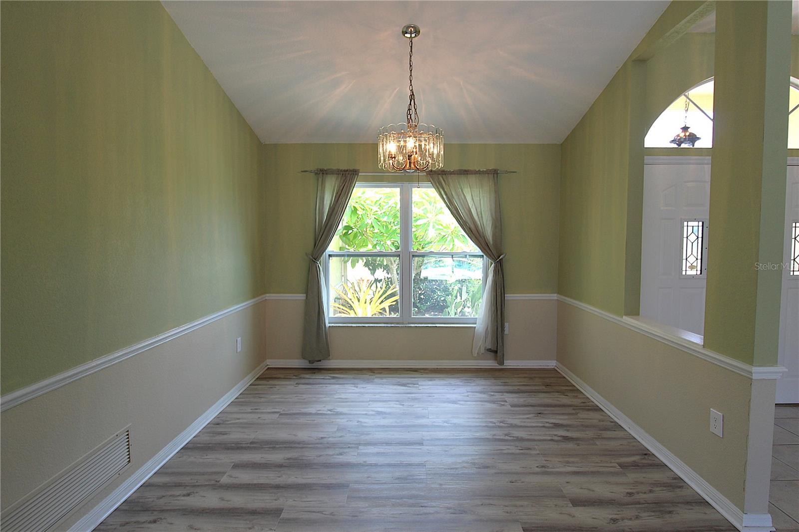 Image 7 of 25 For 9421 Fruitland Avenue