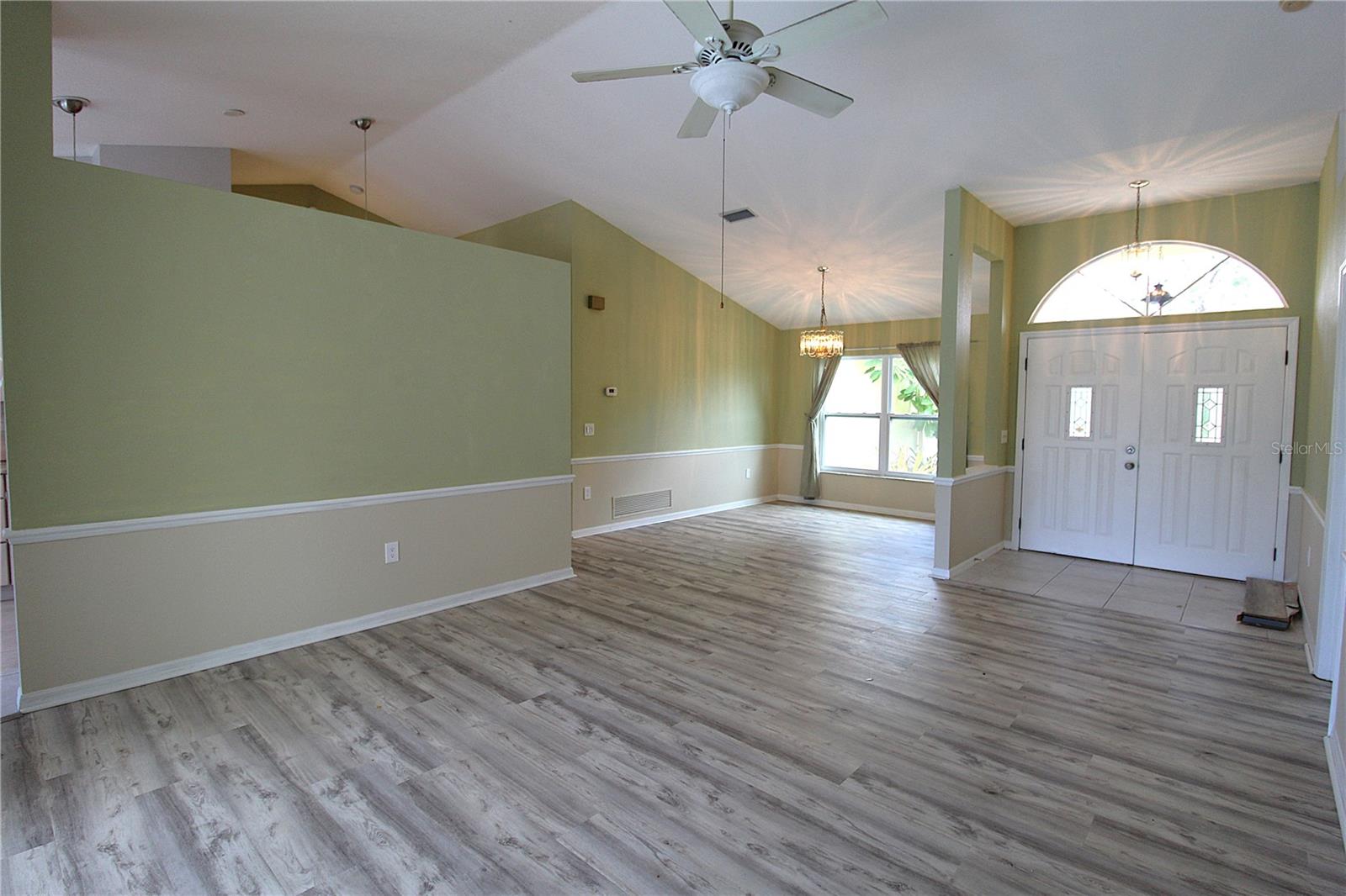 Image 8 of 25 For 9421 Fruitland Avenue
