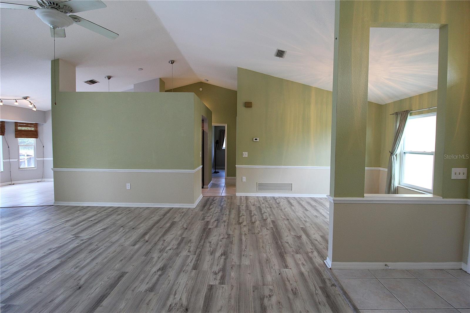 Image 9 of 25 For 9421 Fruitland Avenue