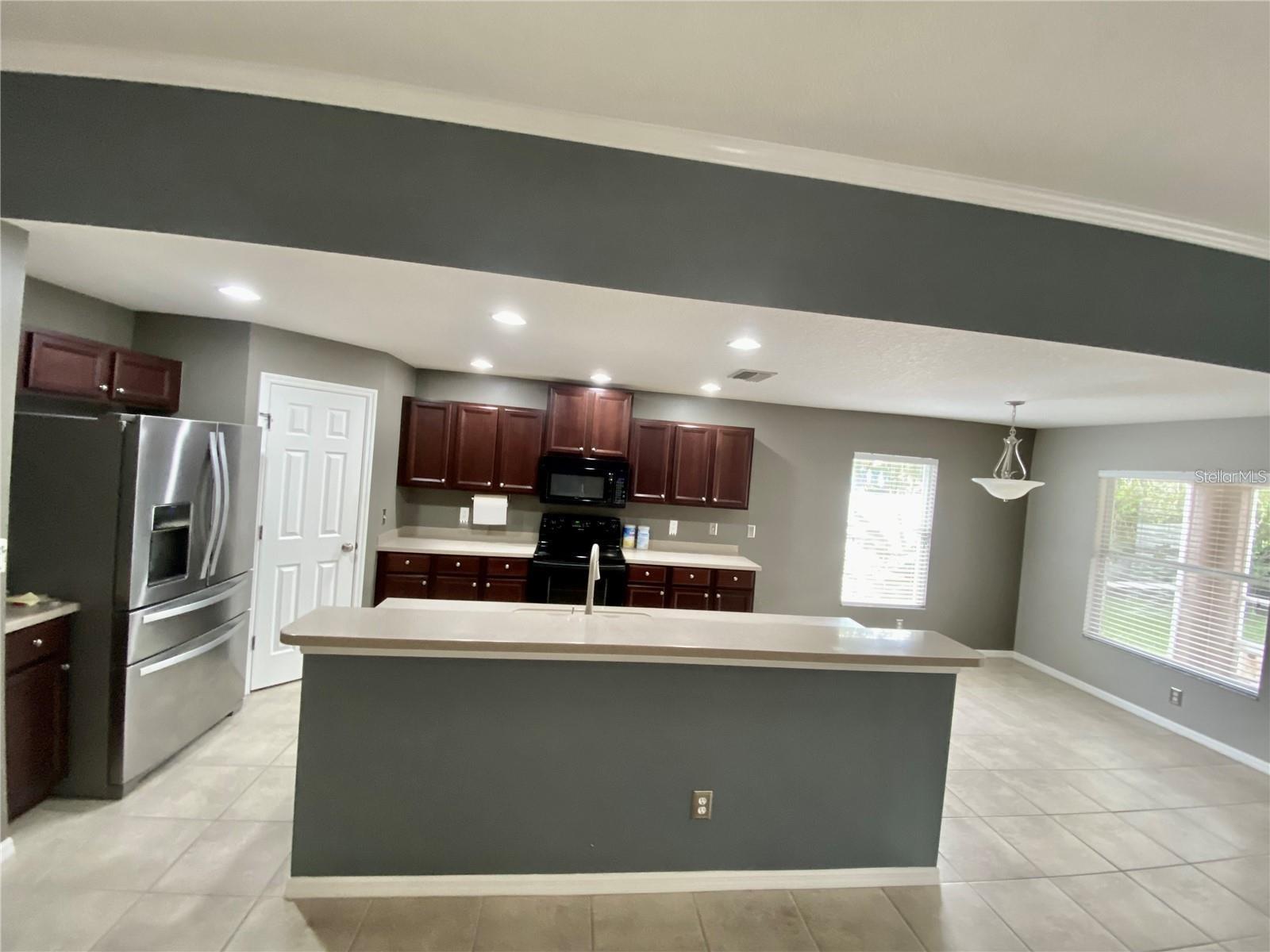 Image 10 of 39 For 6105 42nd Street Circle E