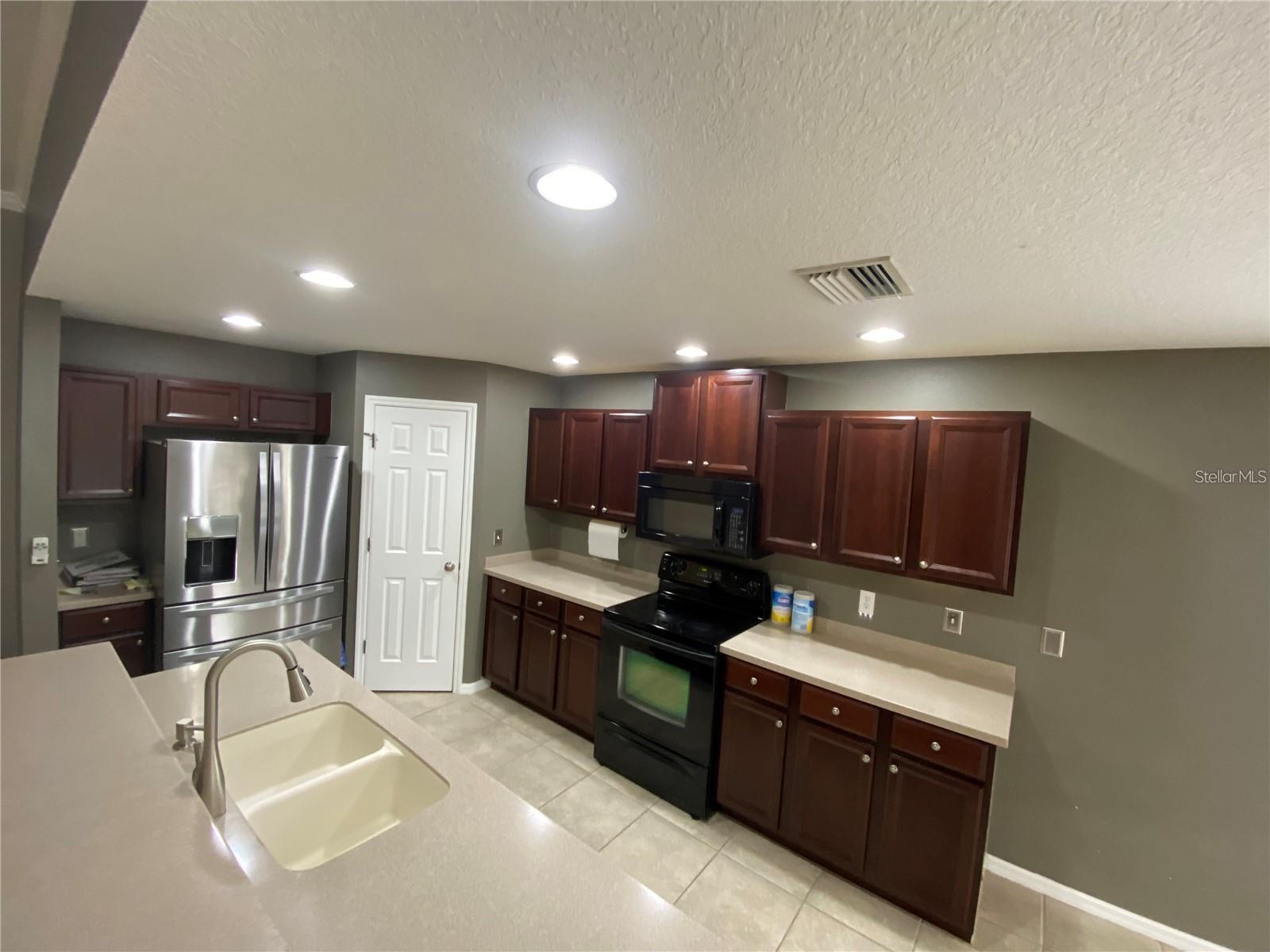 Image 12 of 39 For 6105 42nd Street Circle E