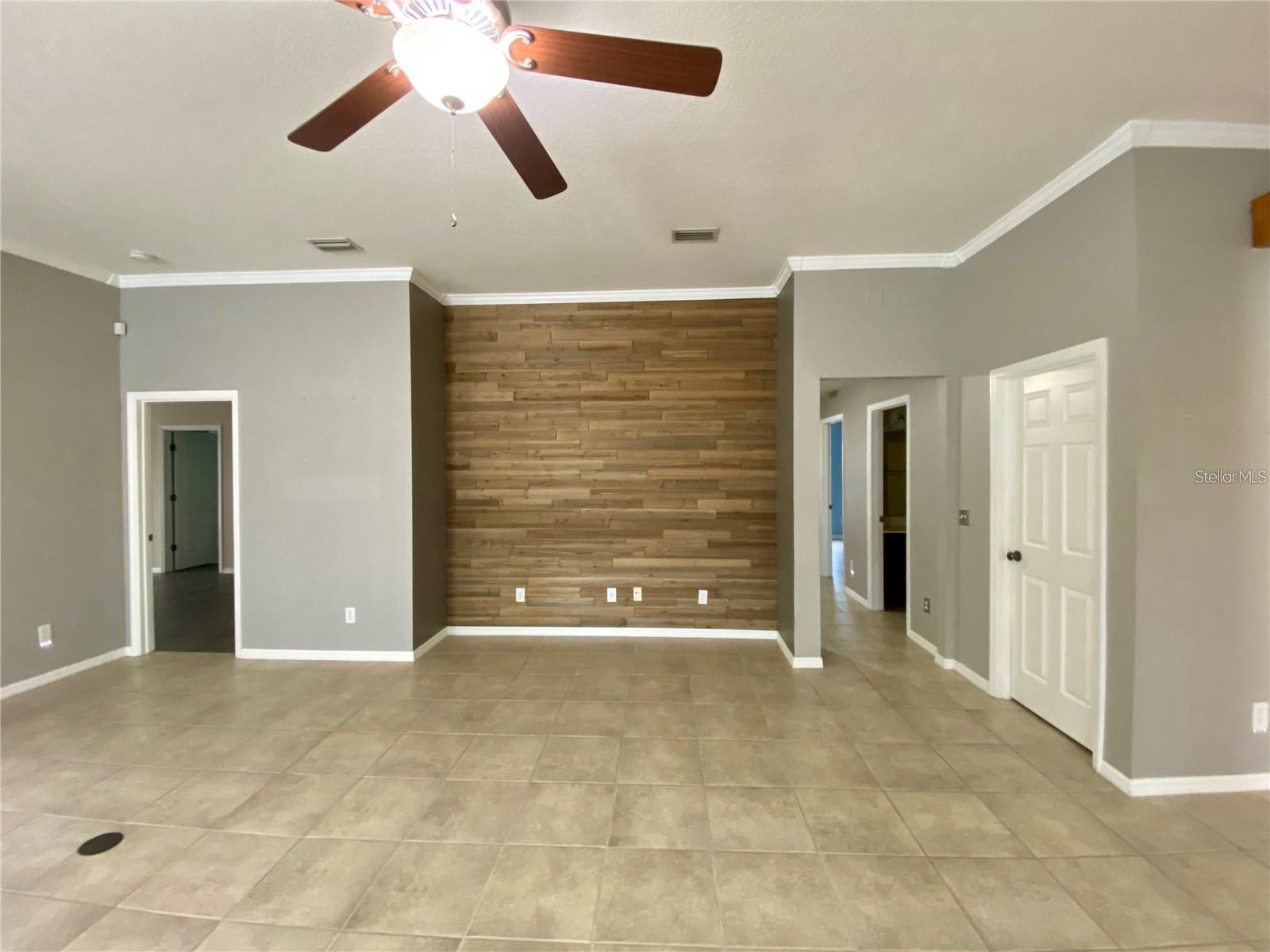 Image 14 of 39 For 6105 42nd Street Circle E
