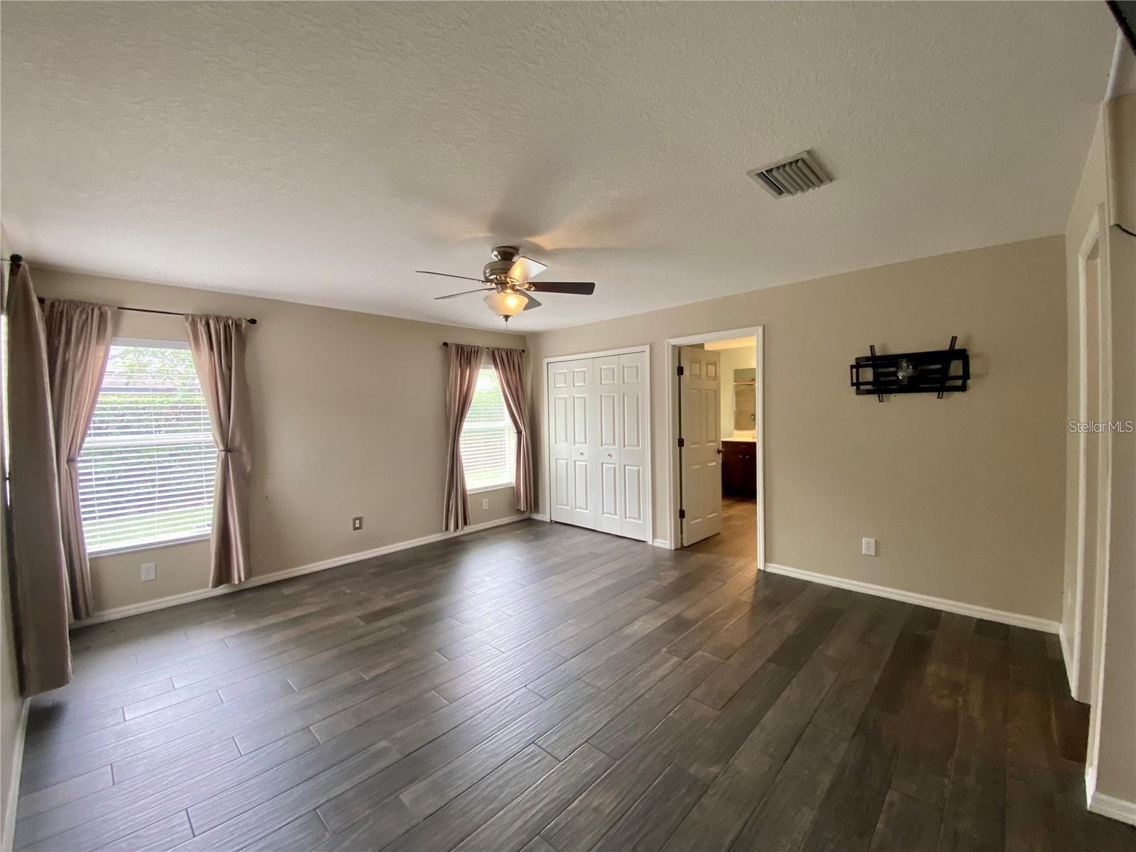 Image 15 of 39 For 6105 42nd Street Circle E