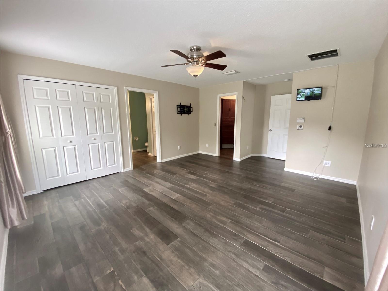Image 16 of 39 For 6105 42nd Street Circle E