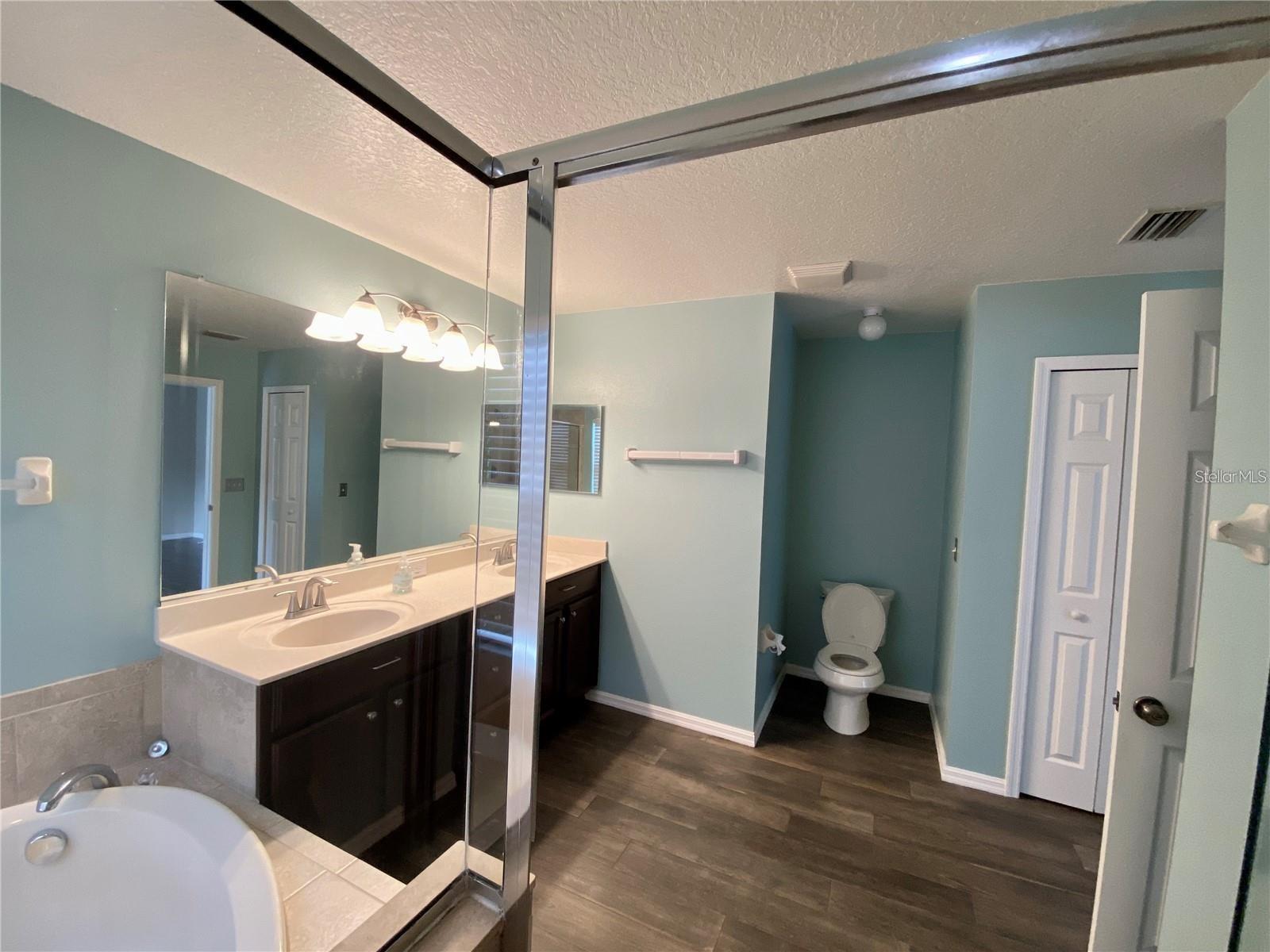 Image 19 of 39 For 6105 42nd Street Circle E