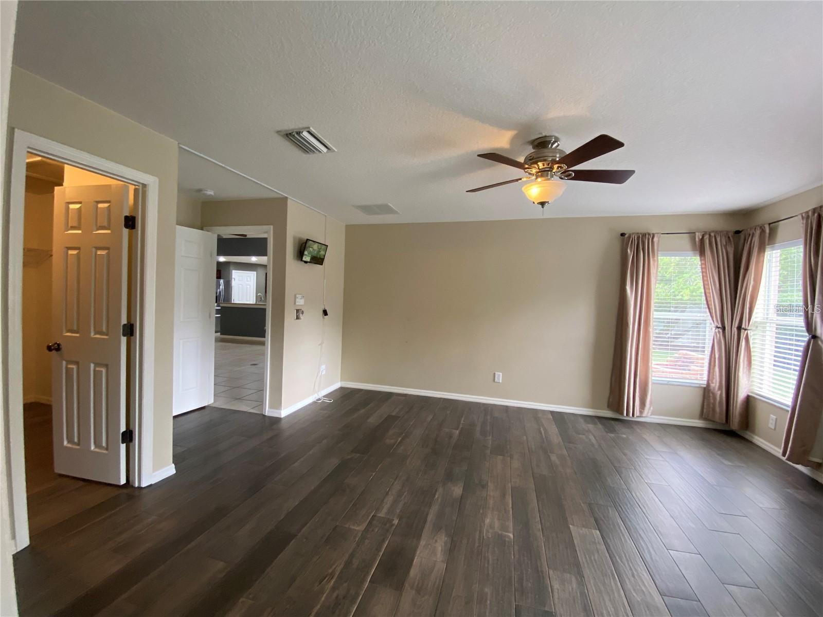 Image 20 of 39 For 6105 42nd Street Circle E