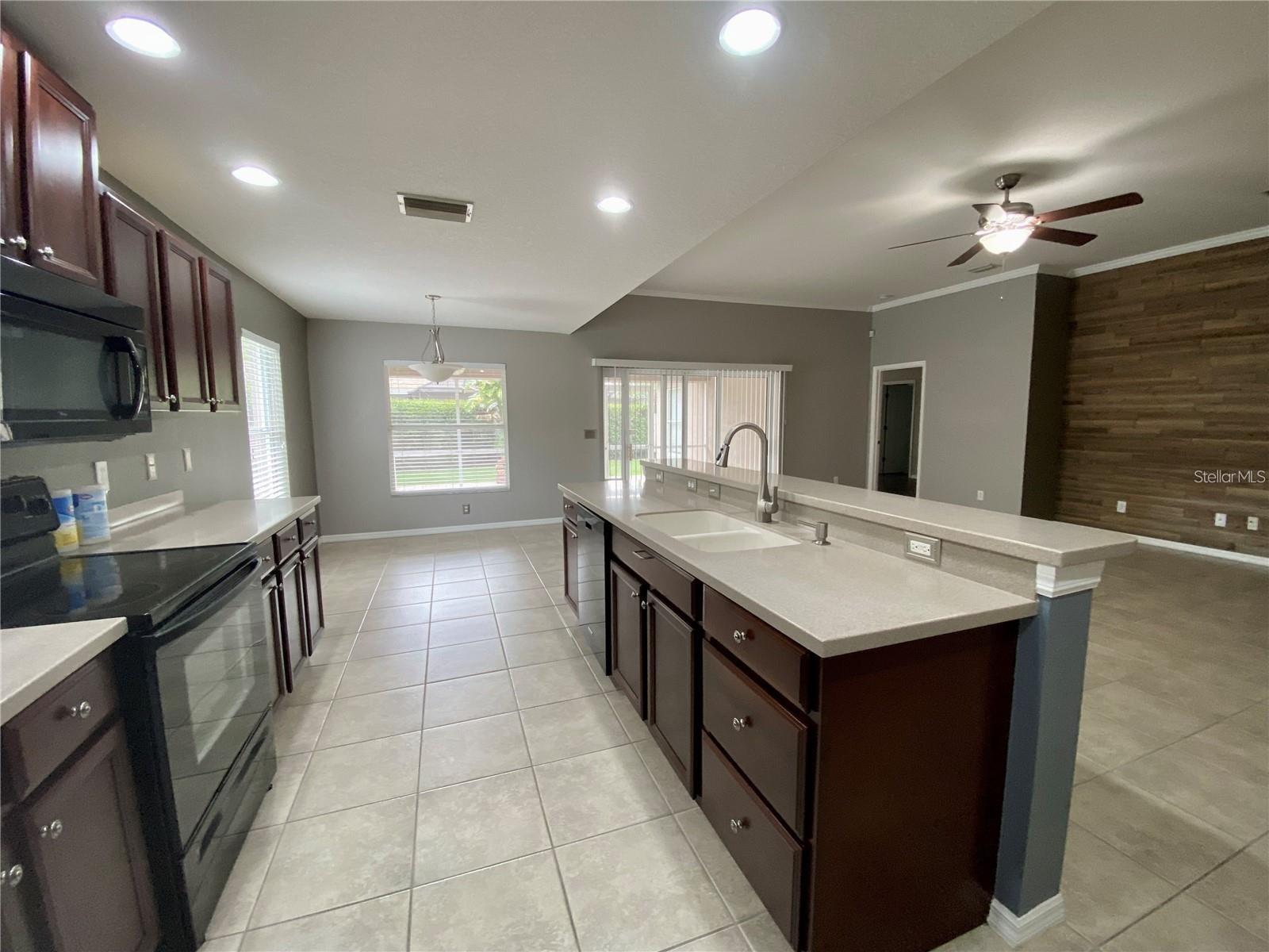 Image 8 of 39 For 6105 42nd Street Circle E