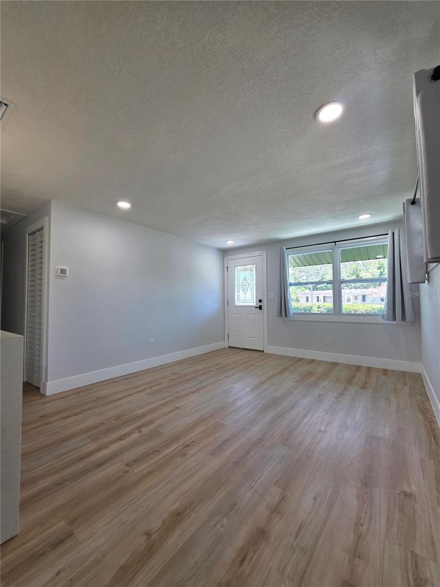Image 19 of 47 For 6017 Clifton Street