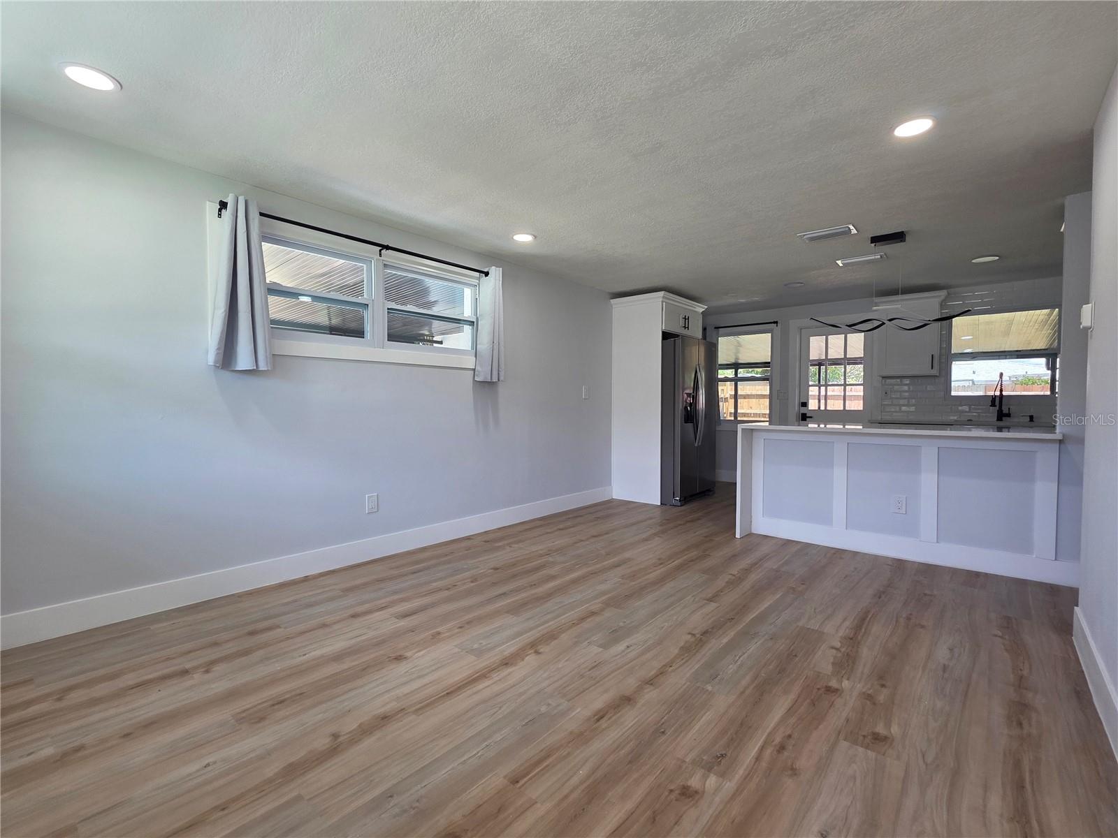 Image 4 of 47 For 6017 Clifton Street