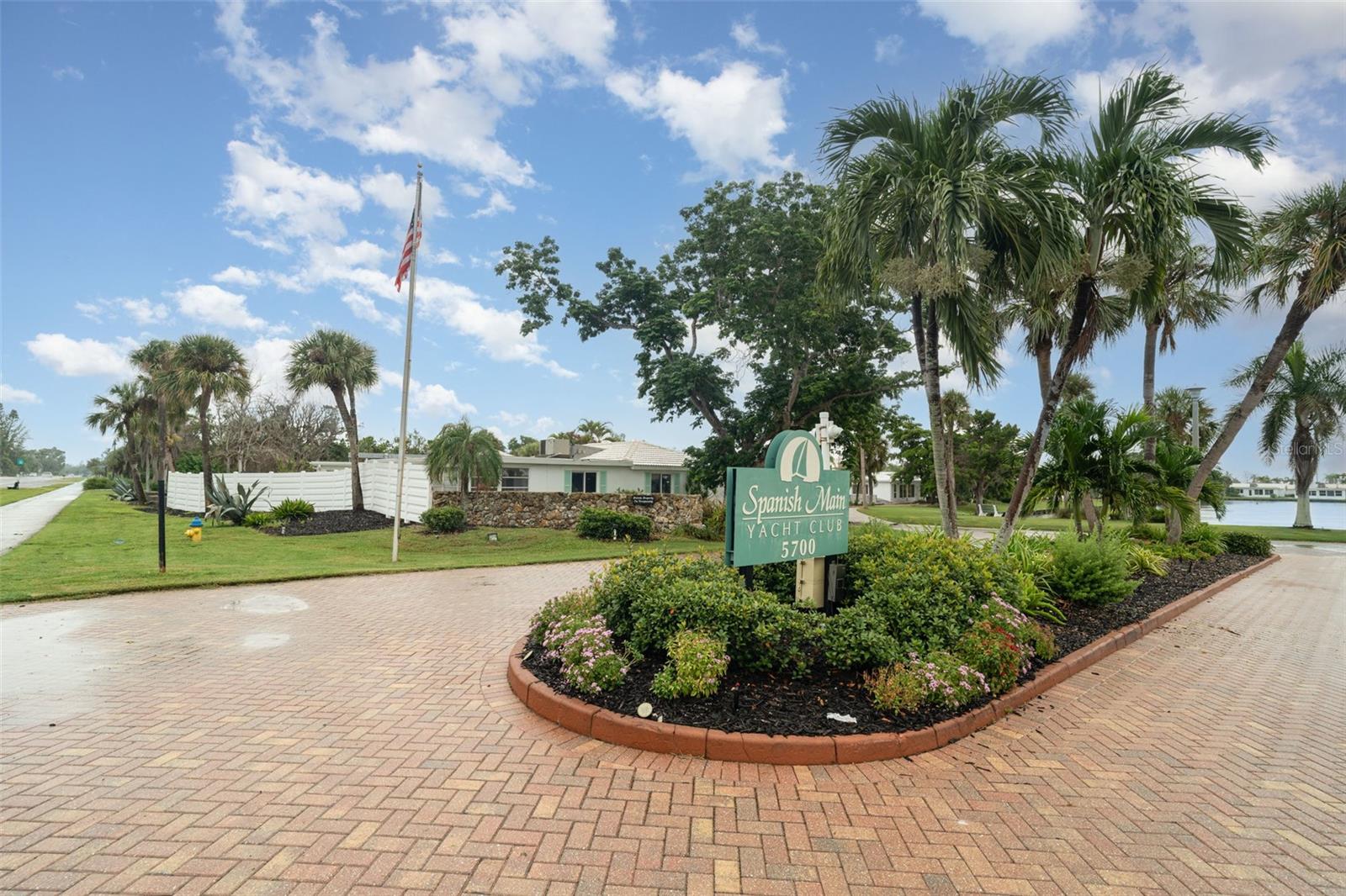 Image 12 of 14 For 509 Spanish Drive N
