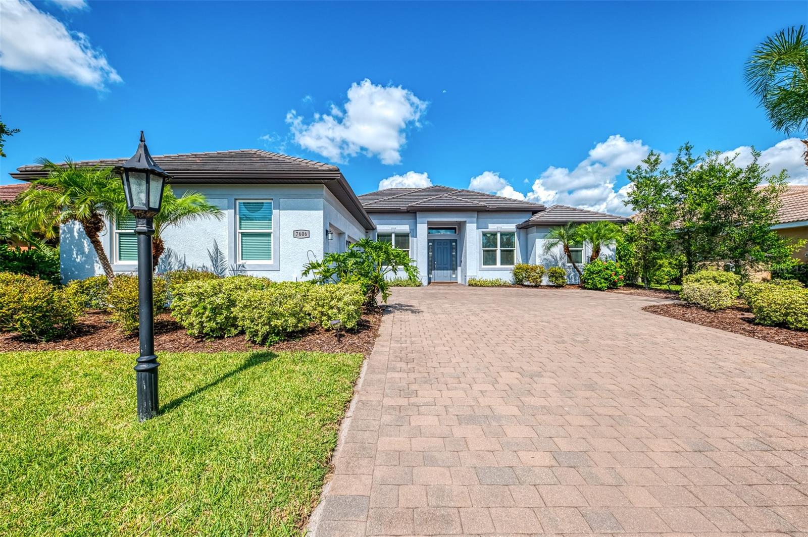 Details for 7606 Trillium Boulevard, SARASOTA, FL 34241