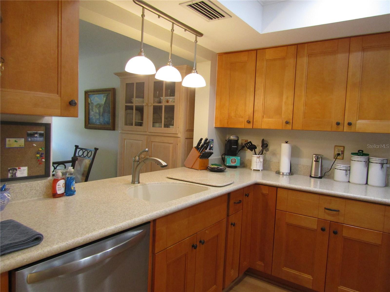 Image 4 of 27 For 2961 Taywood Meadows 26
