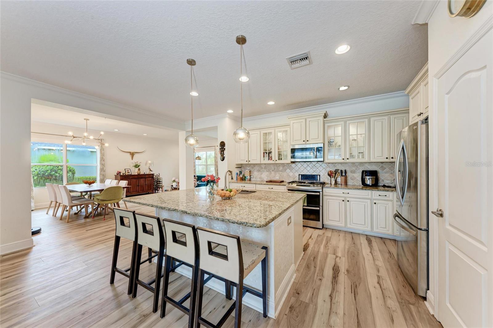Image 17 of 56 For 12051 Forest Park Circle
