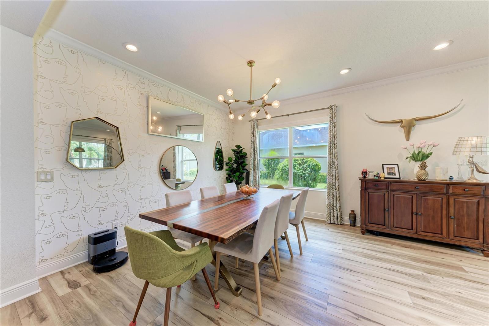 Image 19 of 56 For 12051 Forest Park Circle