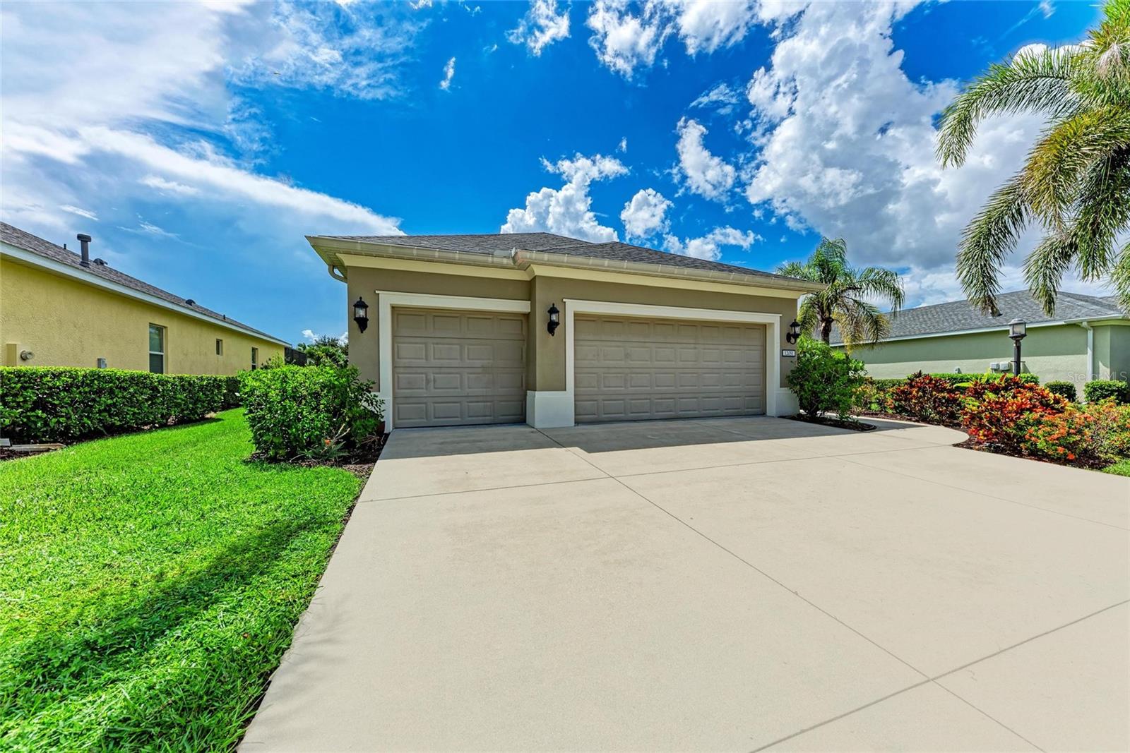 Image 3 of 56 For 12051 Forest Park Circle