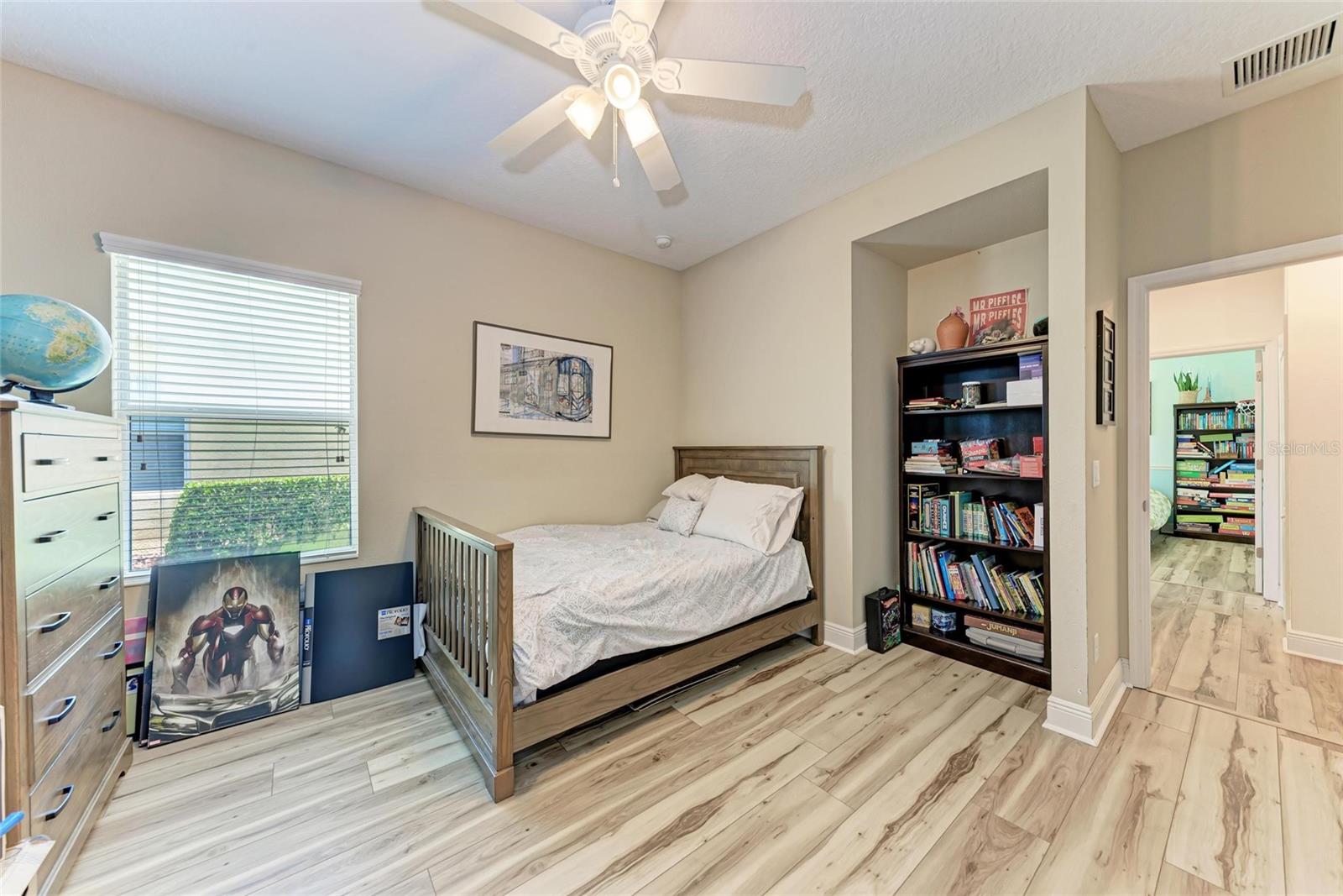 Image 31 of 56 For 12051 Forest Park Circle