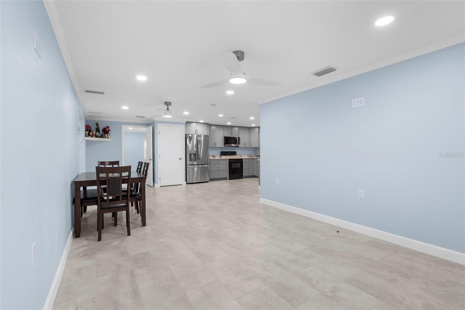 Image 12 of 39 For 1923 45th Street Court E
