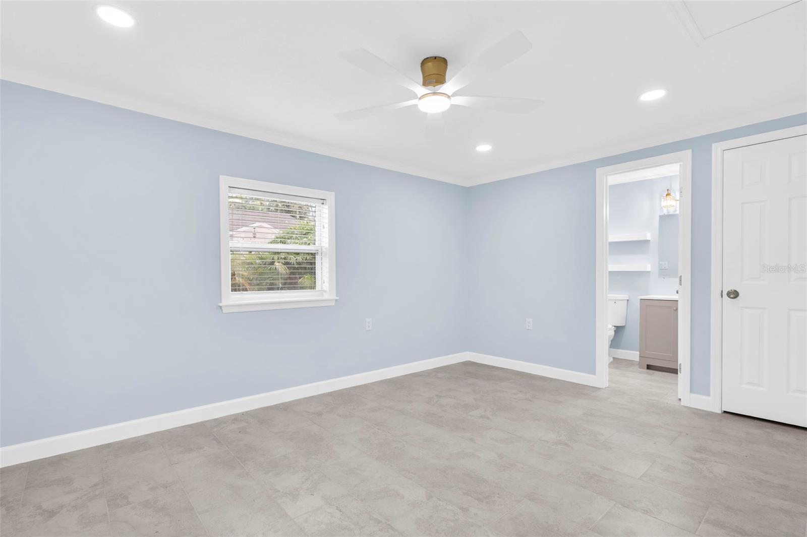 Image 17 of 39 For 1923 45th Street Court E