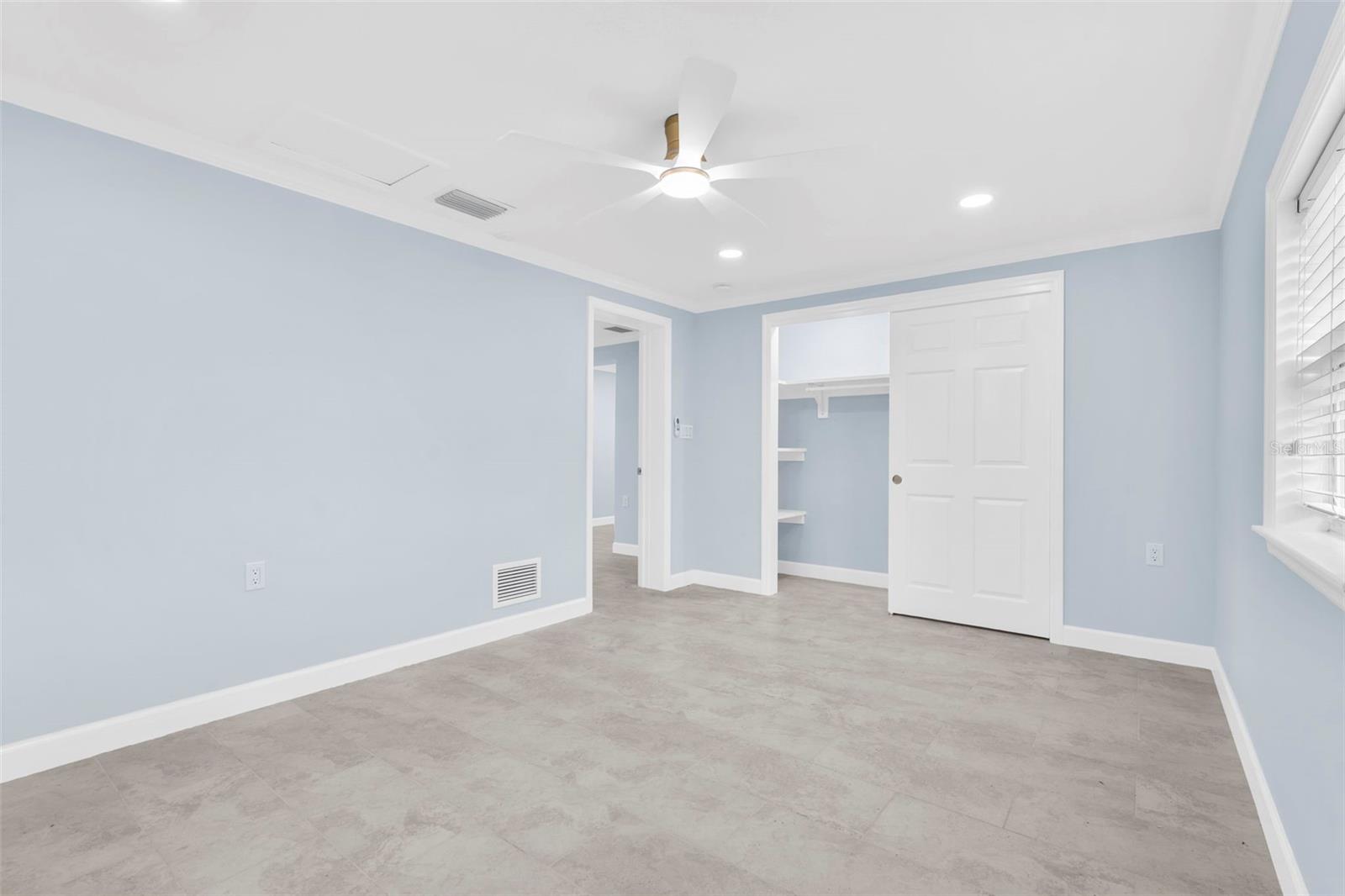 Image 18 of 39 For 1923 45th Street Court E
