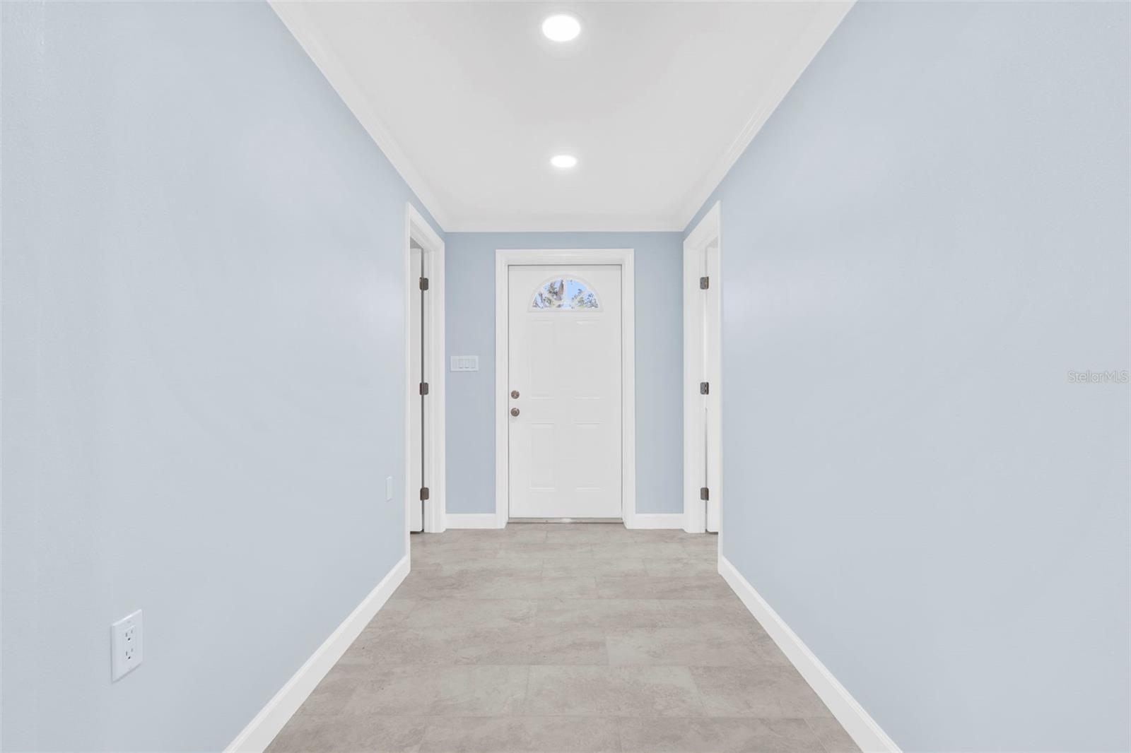 Image 5 of 39 For 1923 45th Street Court E