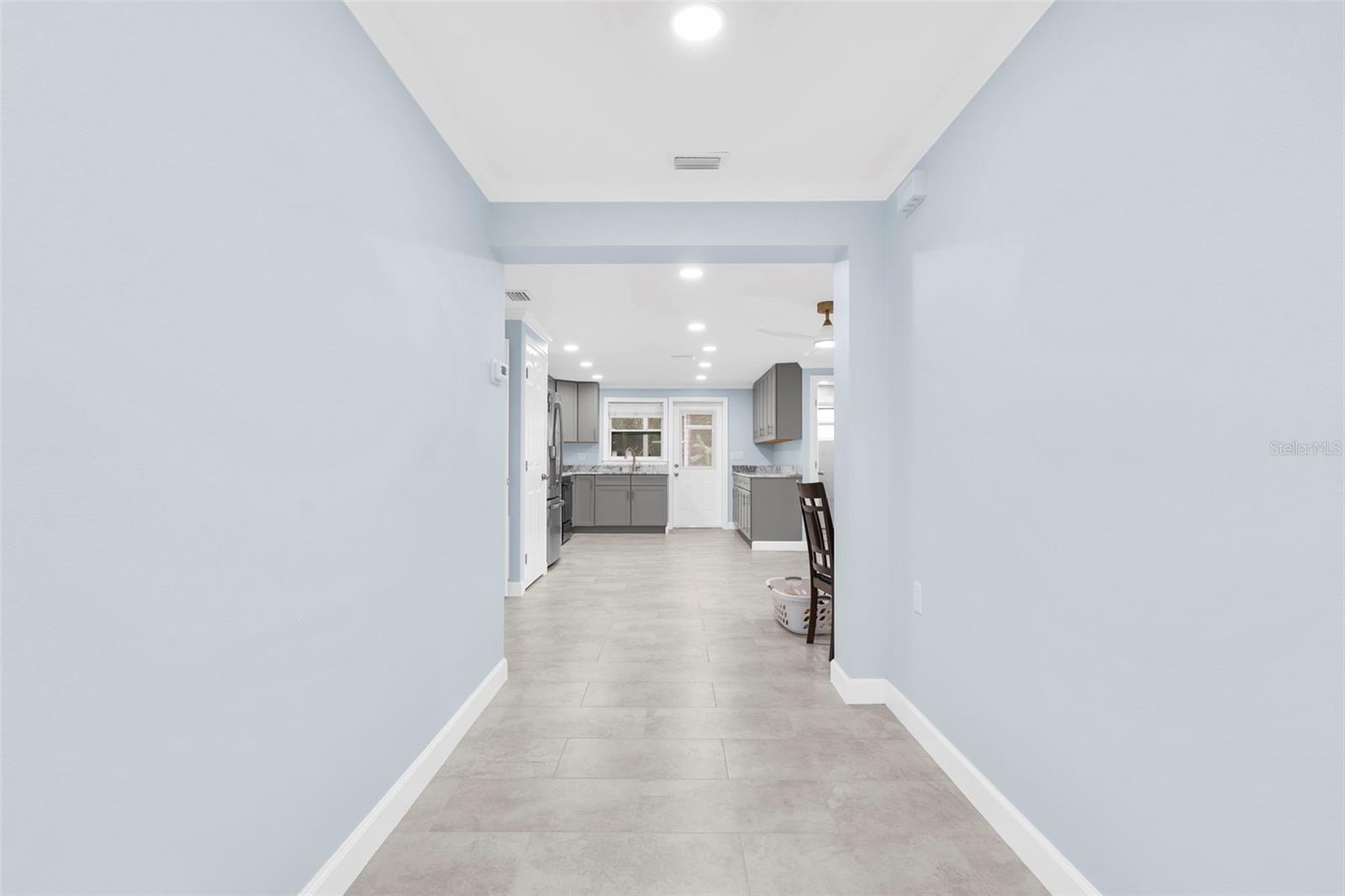 Image 6 of 39 For 1923 45th Street Court E