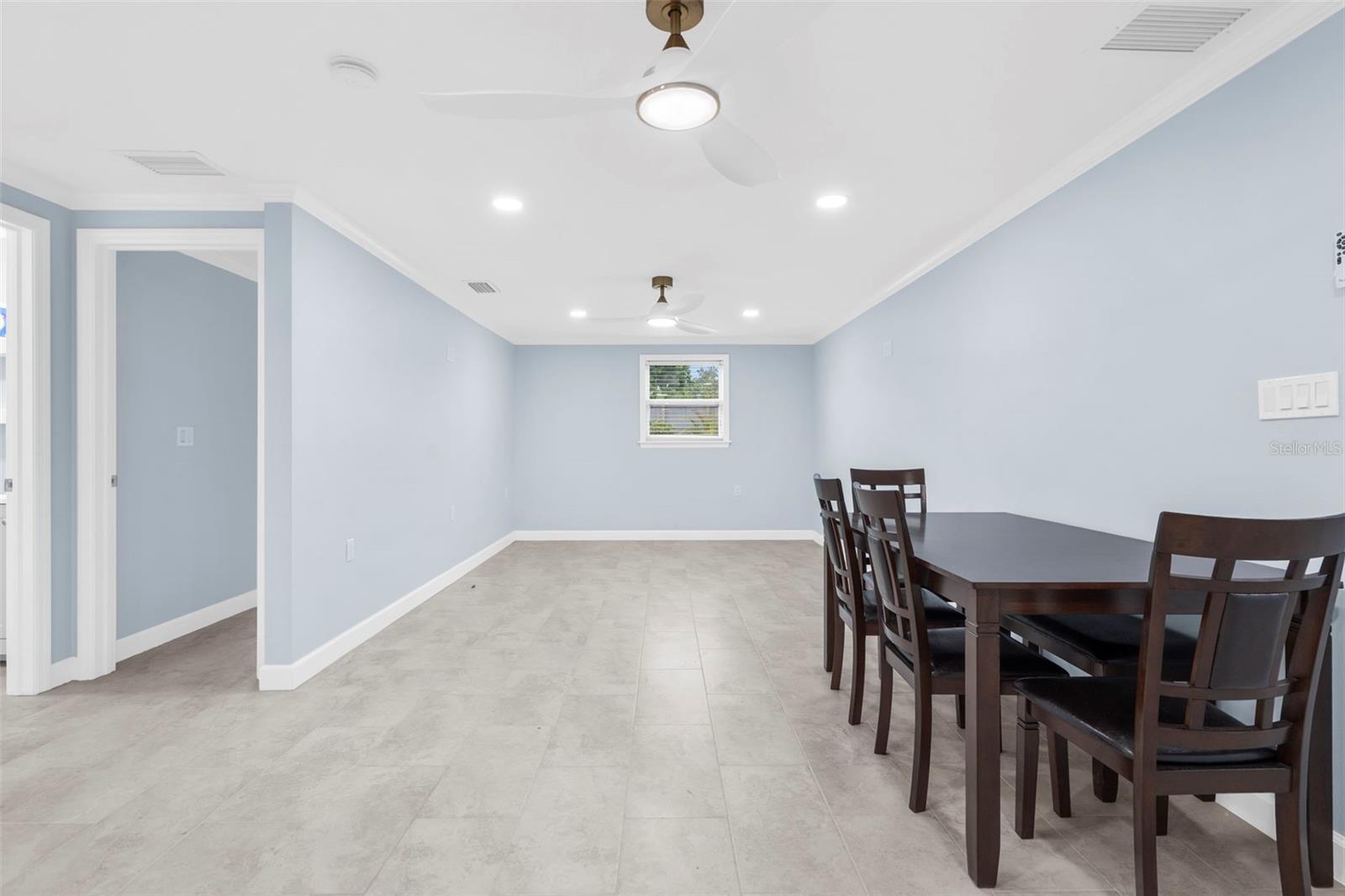 Image 9 of 39 For 1923 45th Street Court E