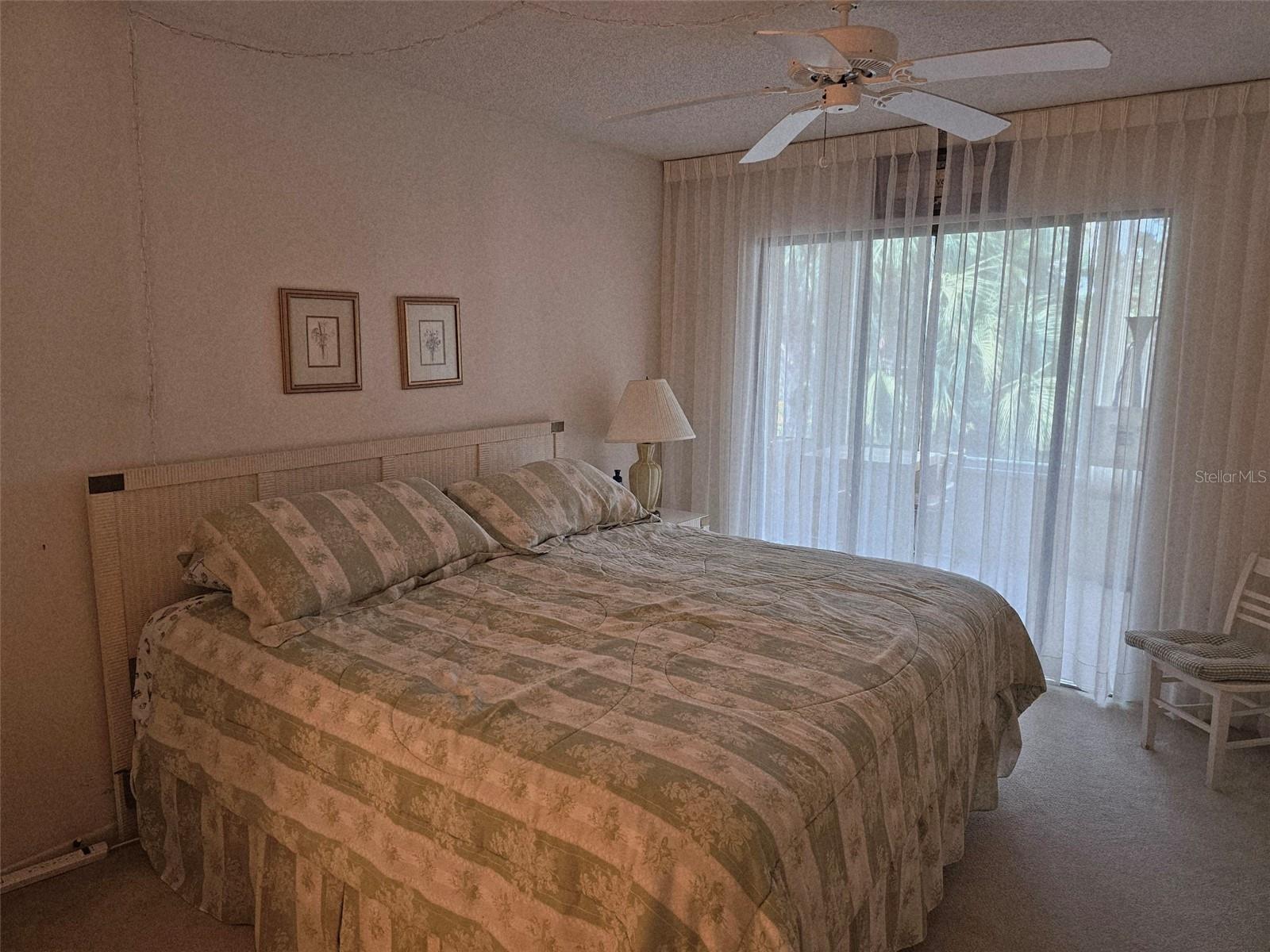 Image 11 of 26 For 586 Lakeside Drive 586