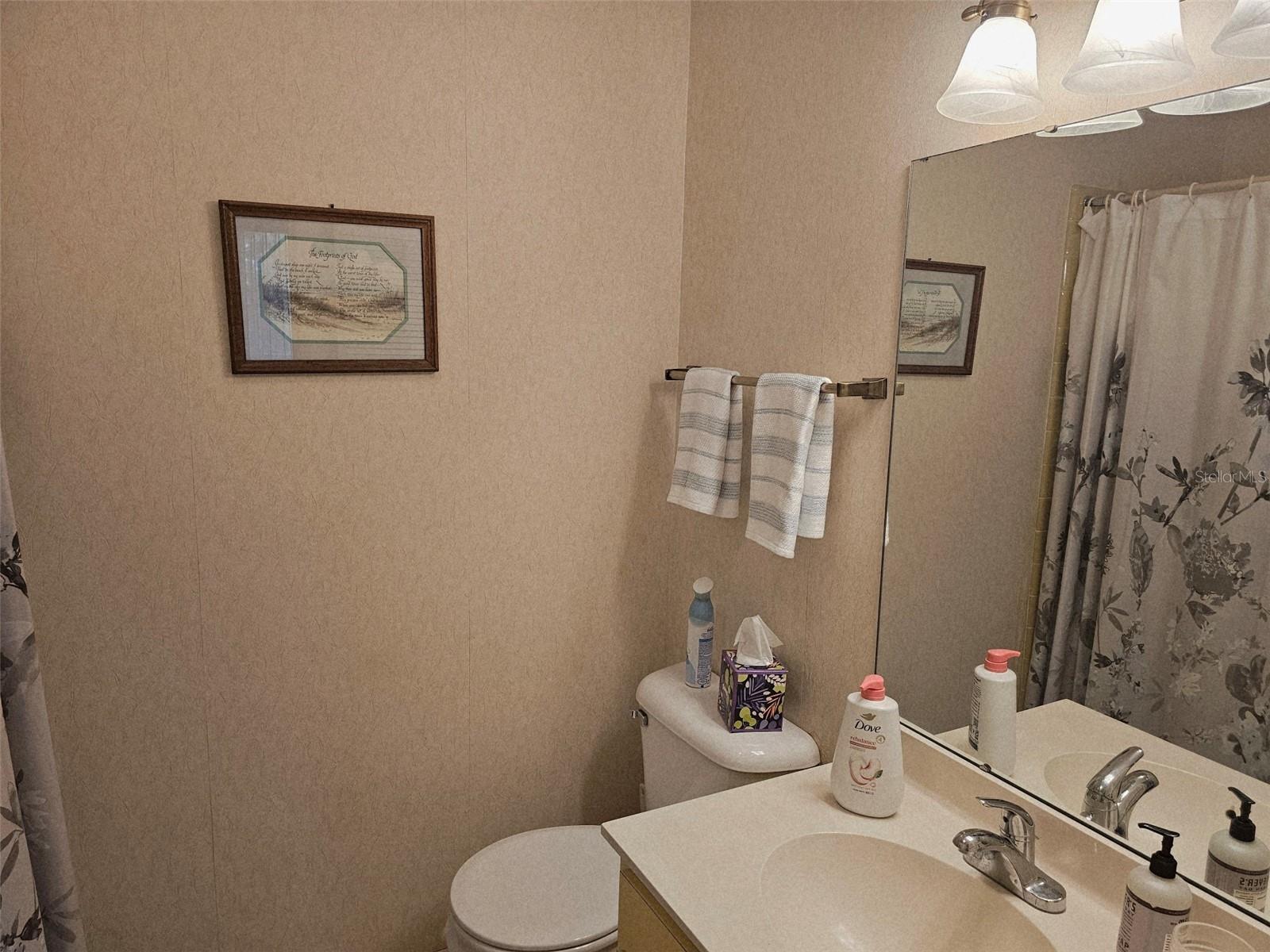 Image 15 of 26 For 586 Lakeside Drive 586