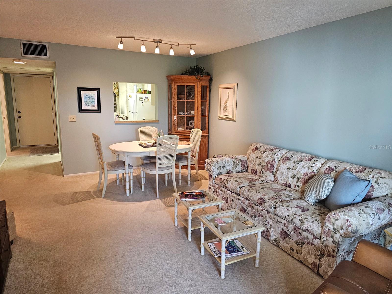 Image 6 of 26 For 586 Lakeside Drive 586