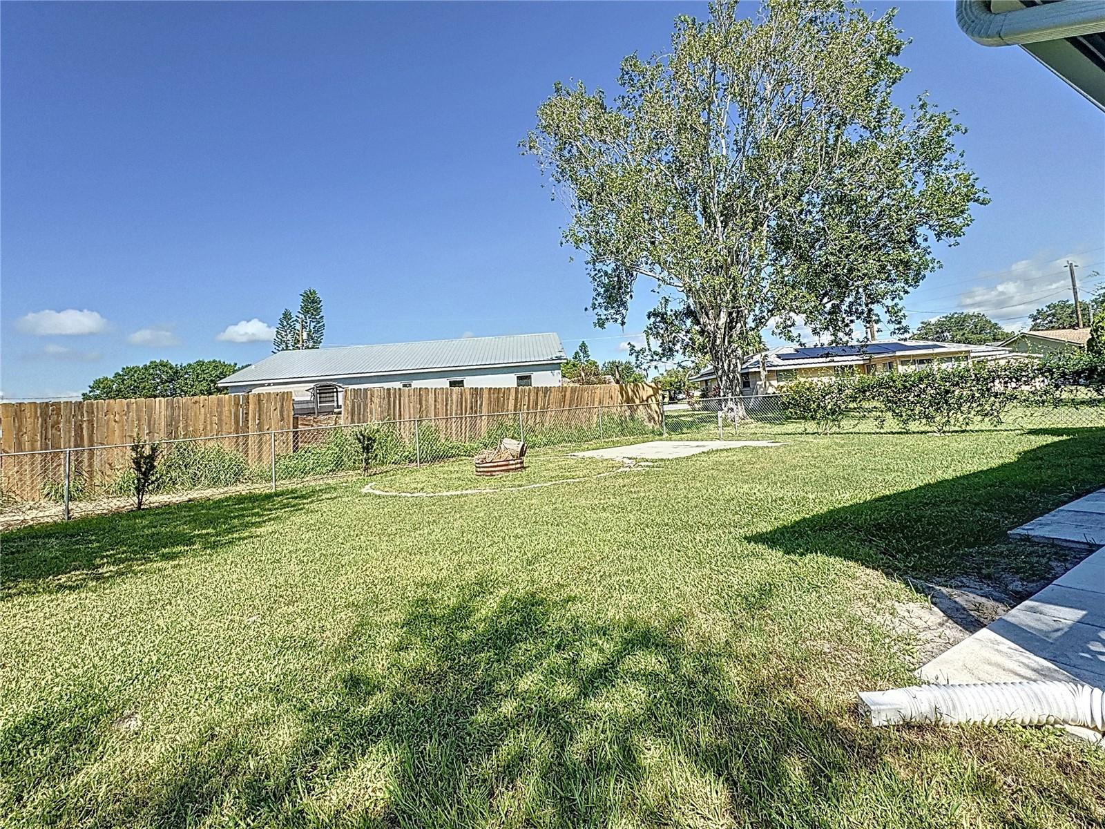 Image 24 of 32 For 1843 Sandra Boulevard