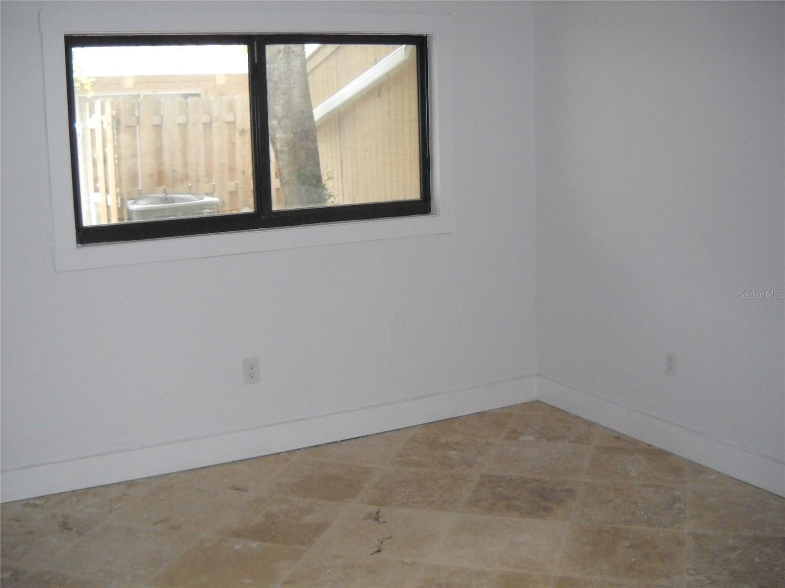 Image 9 of 22 For 500 Jefferson Avenue I-2