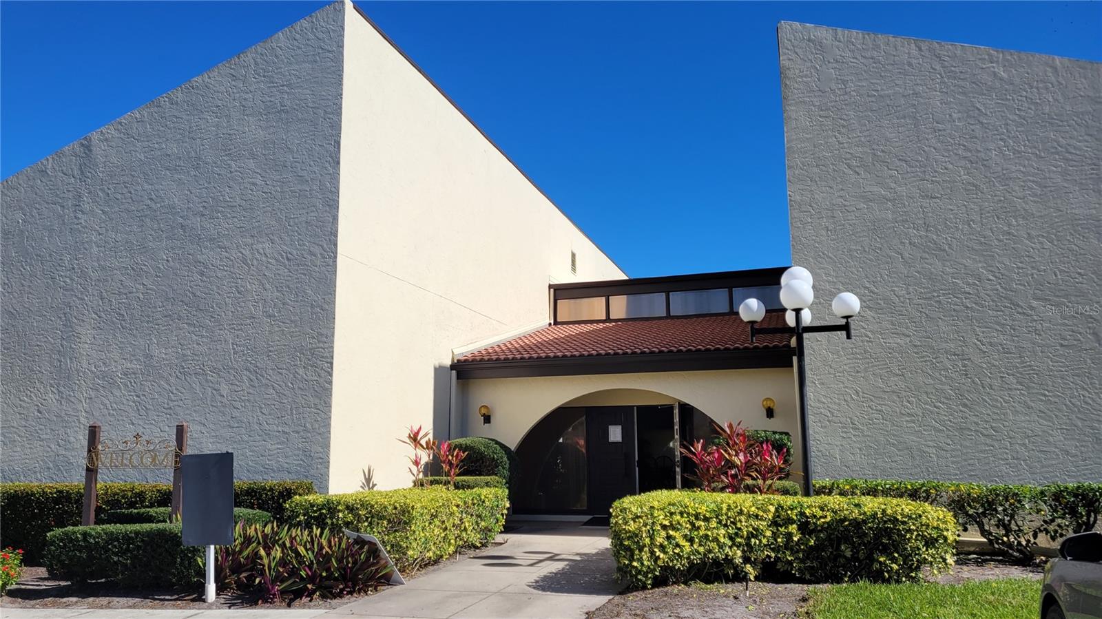 Image 21 of 24 For 3710 El Poinier Court 512