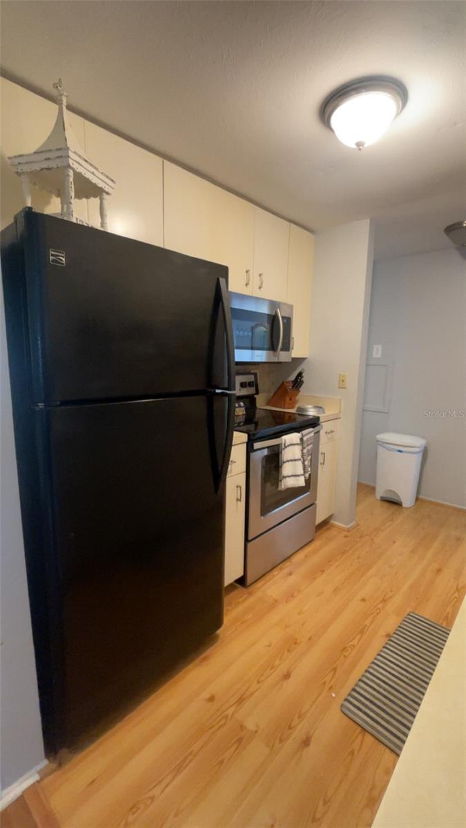 Image 11 of 26 For 230 Fray Street