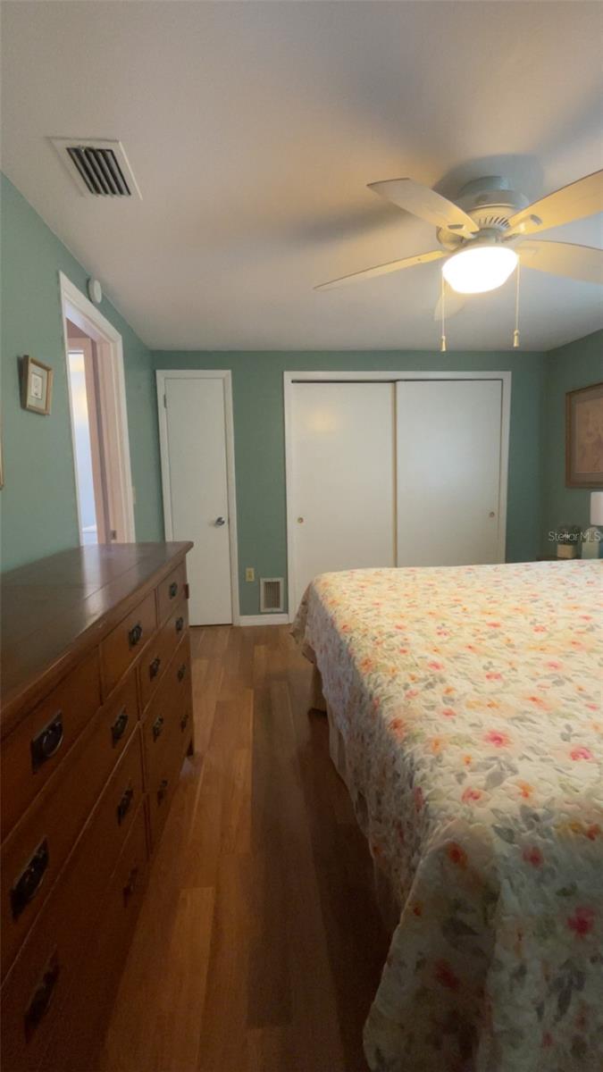 Image 21 of 26 For 230 Fray Street