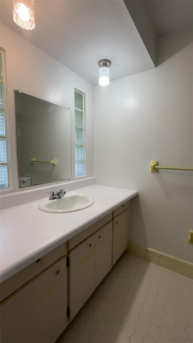 Image 20 of 21 For 3106 Harbor Boulevard 4b