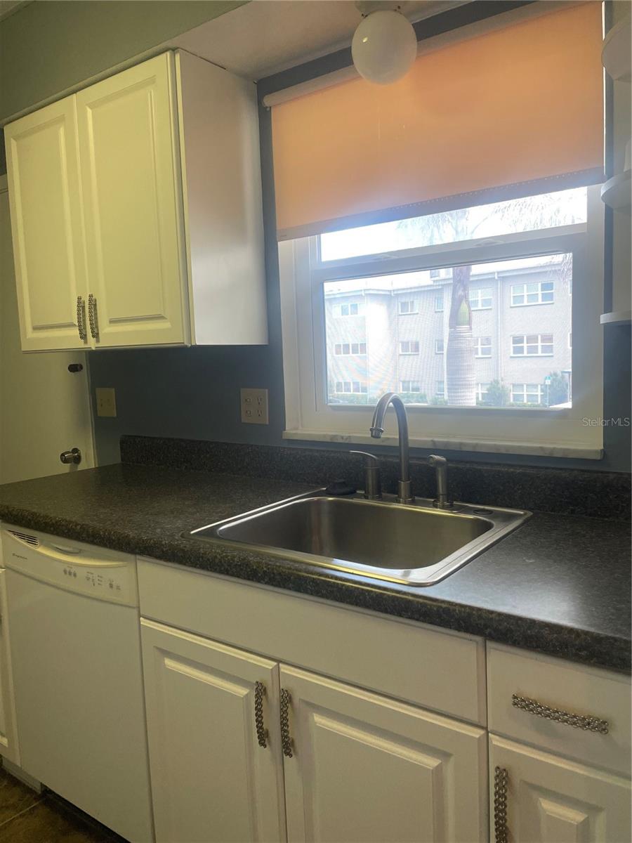 Image 5 of 21 For 3106 Harbor Boulevard 4b