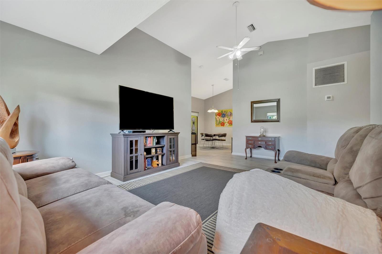 Image 9 of 52 For 3322 39th Place W