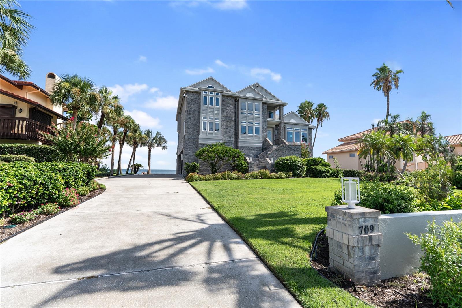 Image 12 of 99 For 709 Key Royale Drive