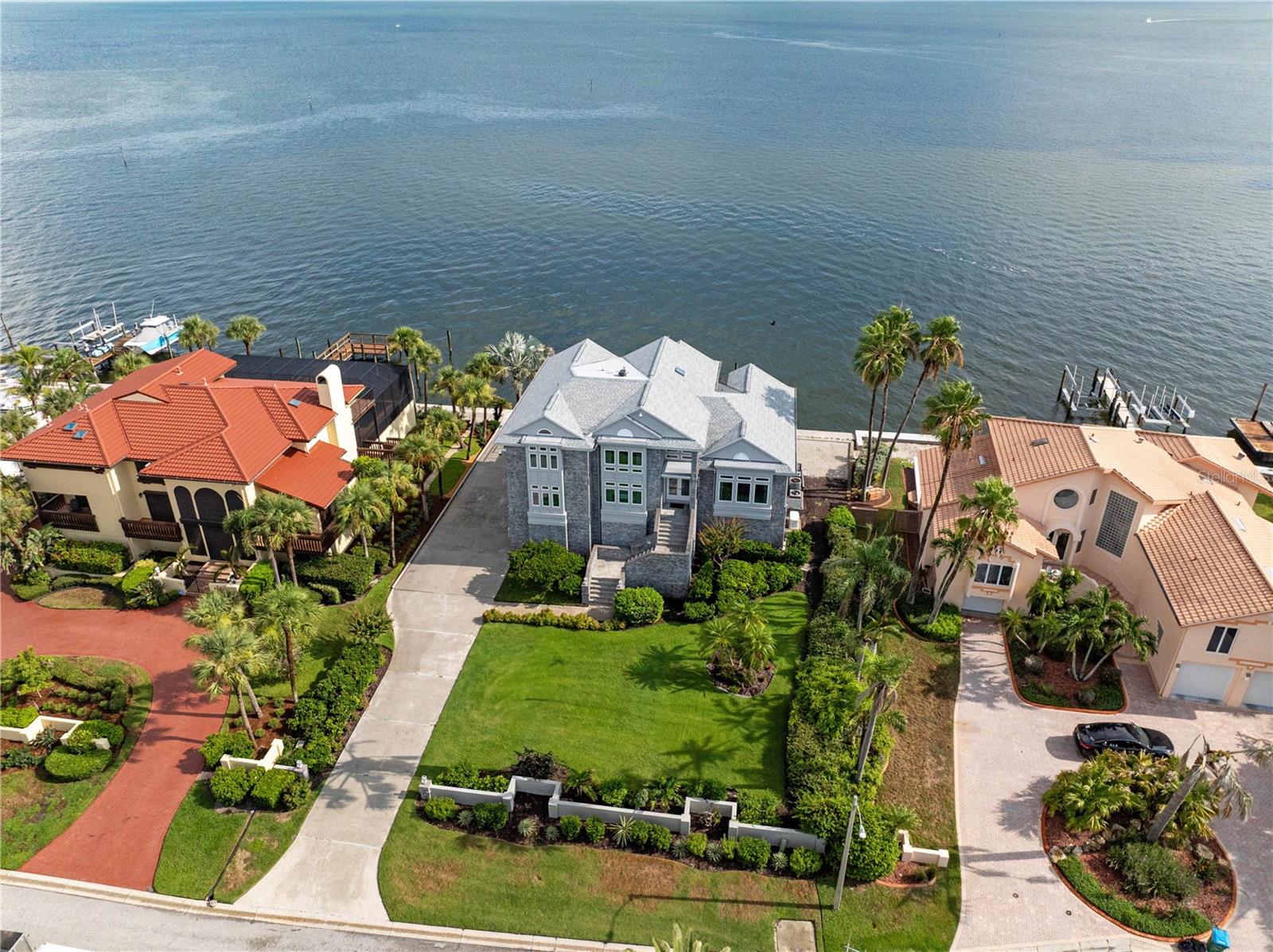 Image 13 of 99 For 709 Key Royale Drive
