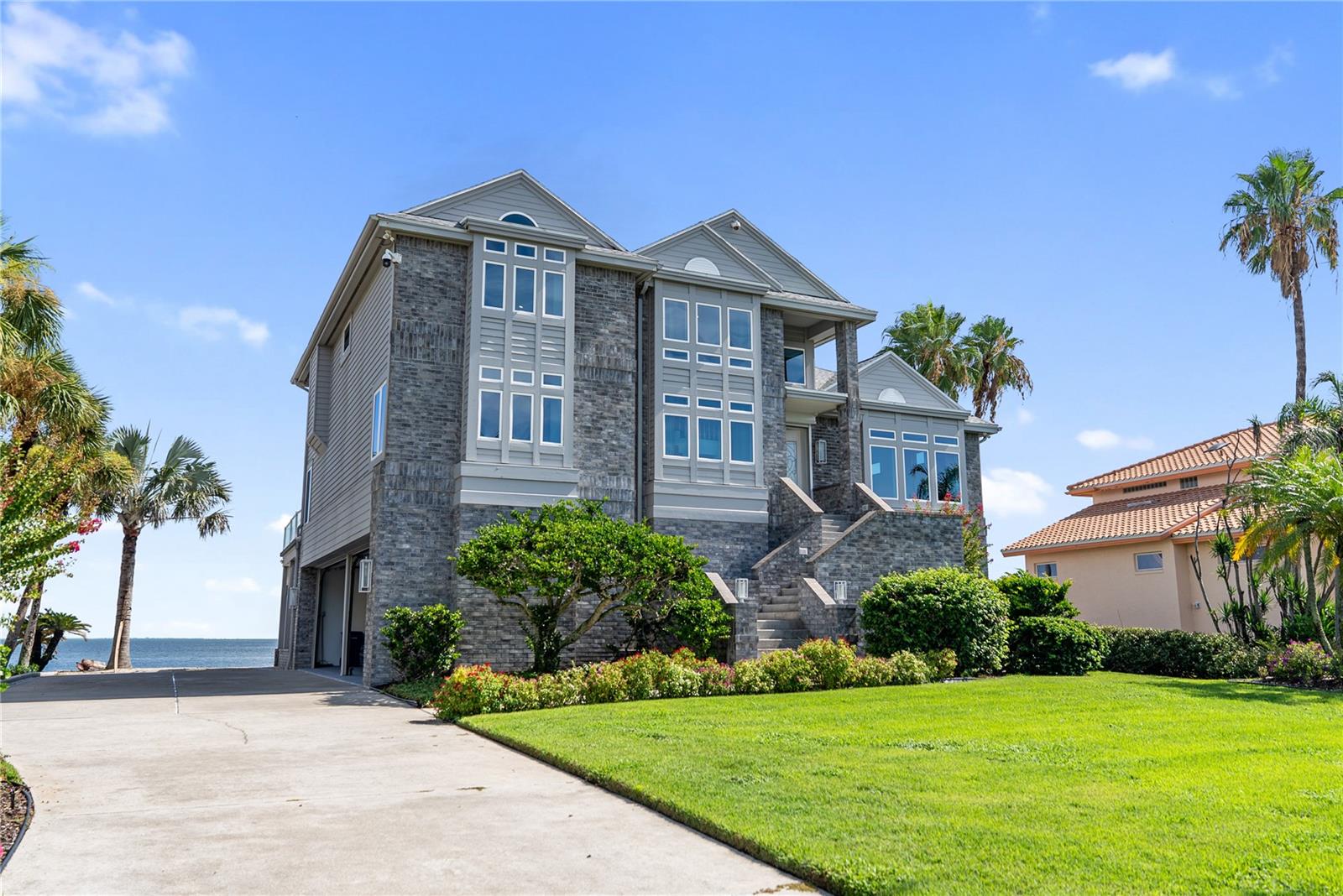 Image 21 of 99 For 709 Key Royale Drive