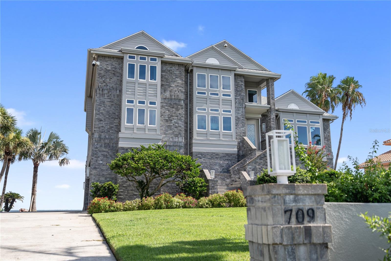Image 36 of 99 For 709 Key Royale Drive