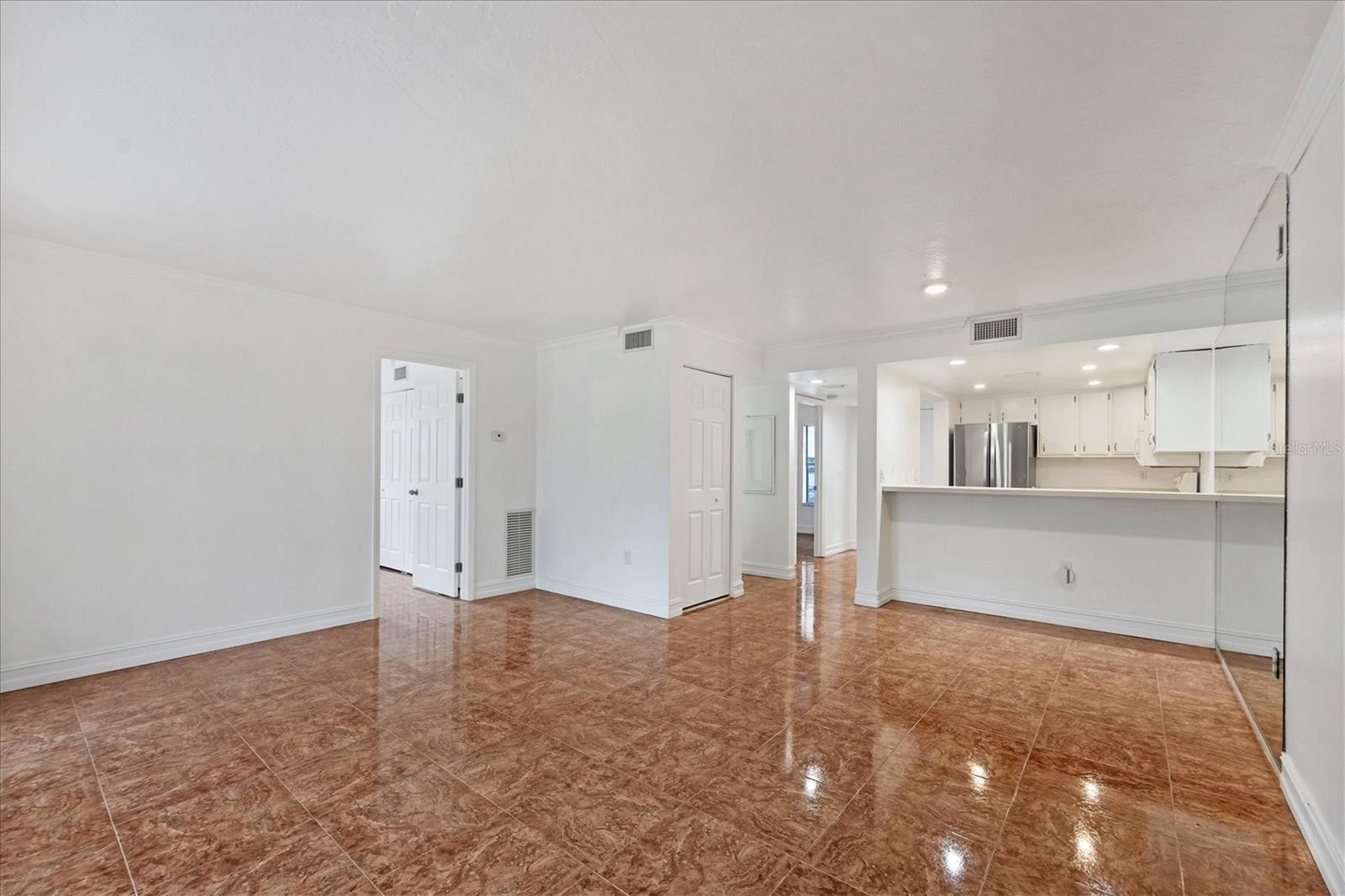 Image 13 of 66 For 4602 Ringwood Meadow 13
