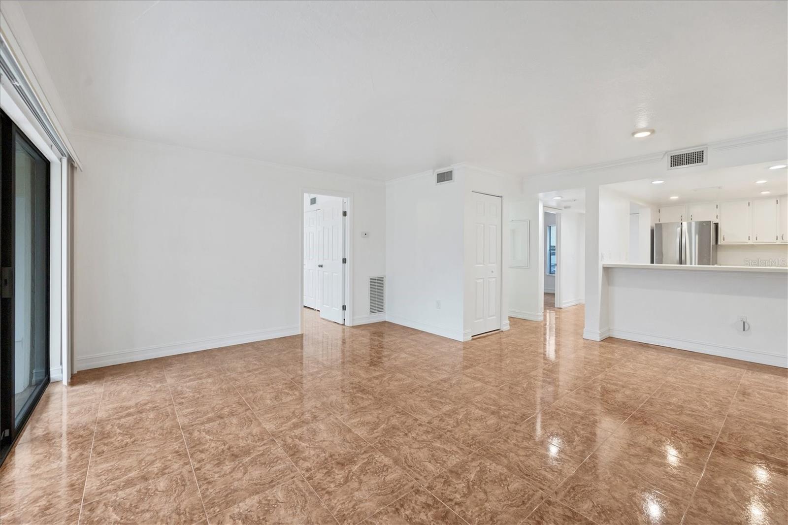Image 14 of 66 For 4602 Ringwood Meadow 13