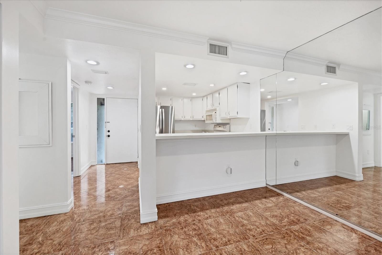 Image 16 of 66 For 4602 Ringwood Meadow 13