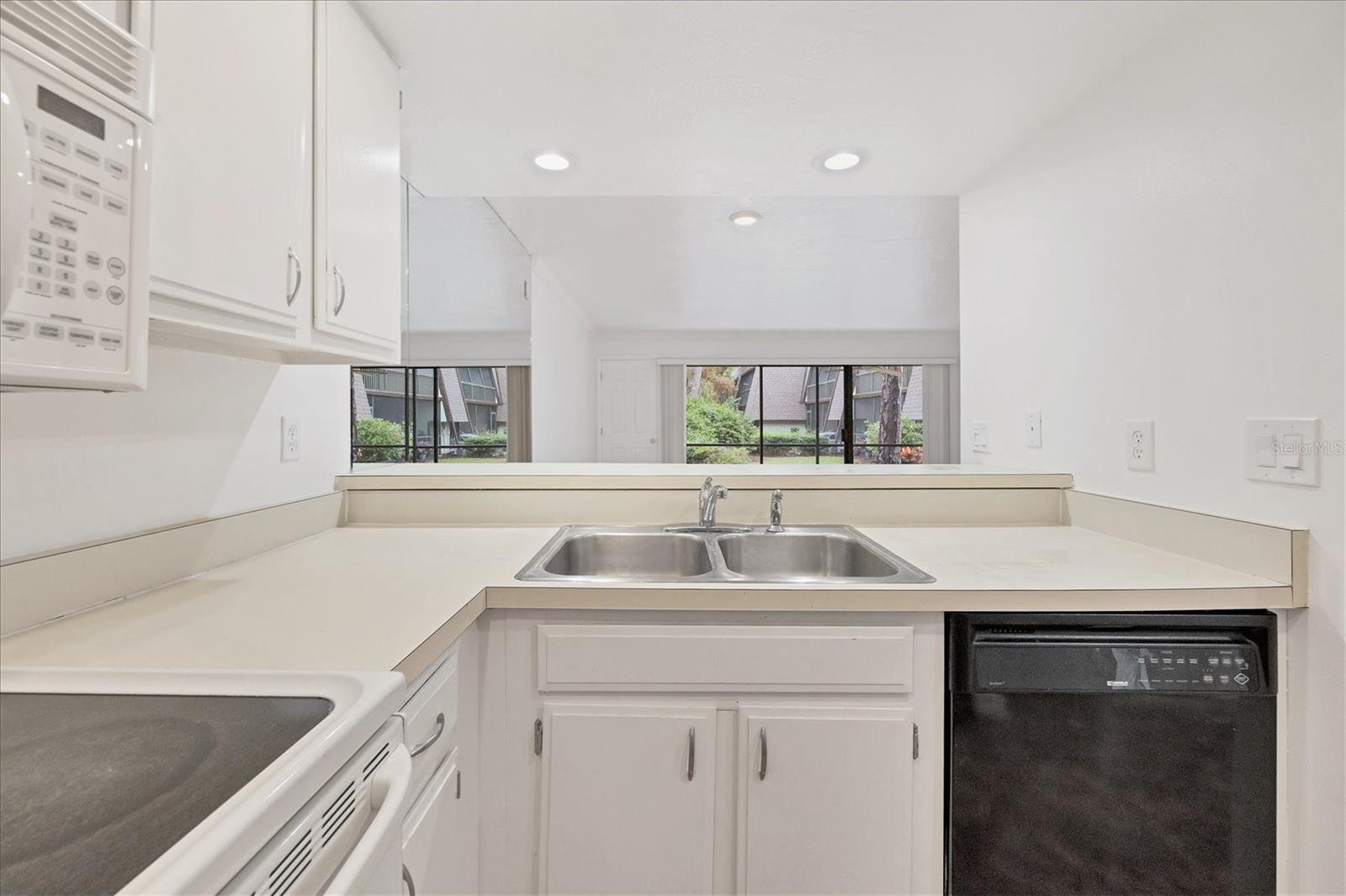 Image 20 of 66 For 4602 Ringwood Meadow 13