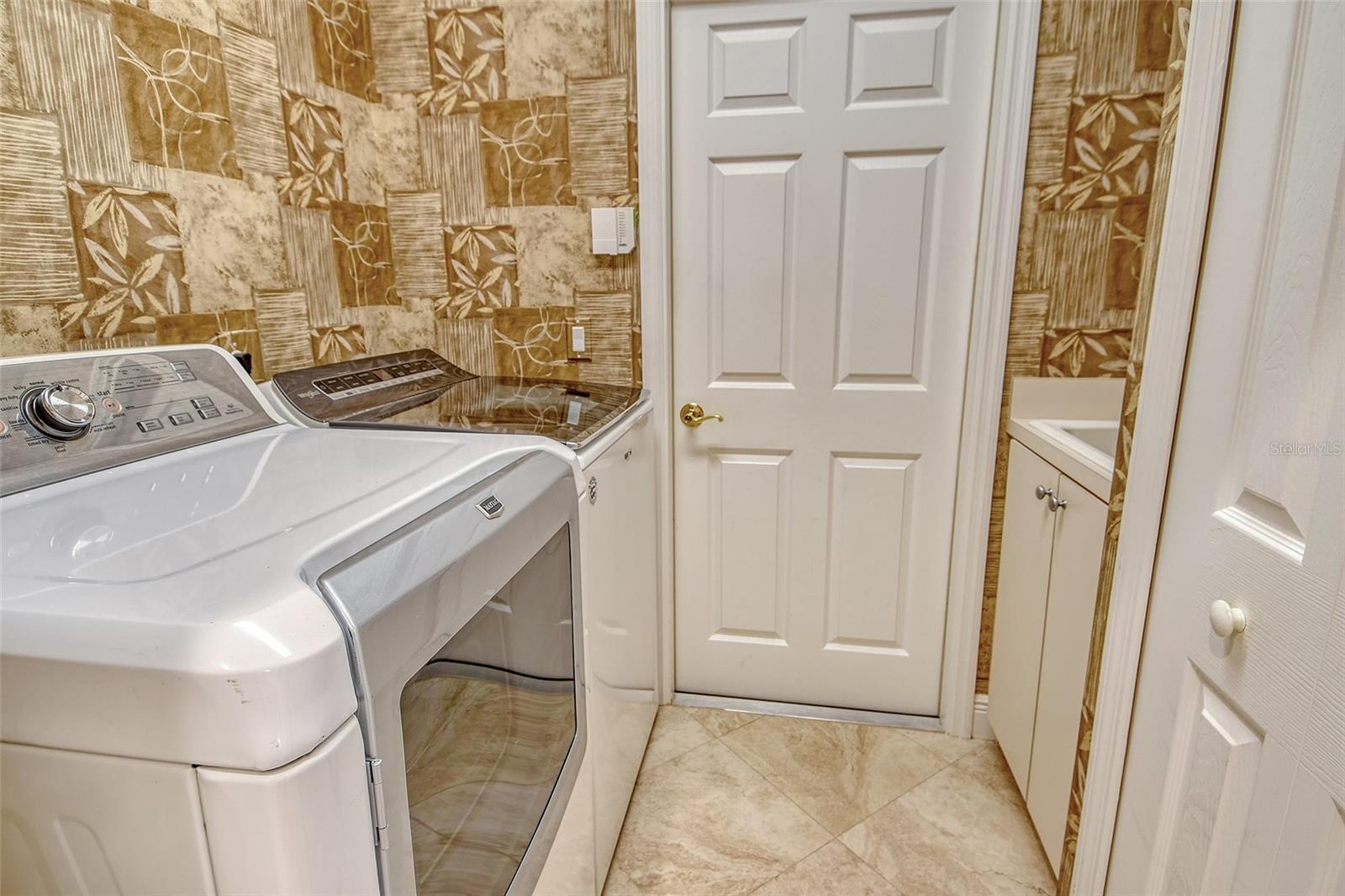 Image 42 of 55 For 9032 Willow Brook Drive