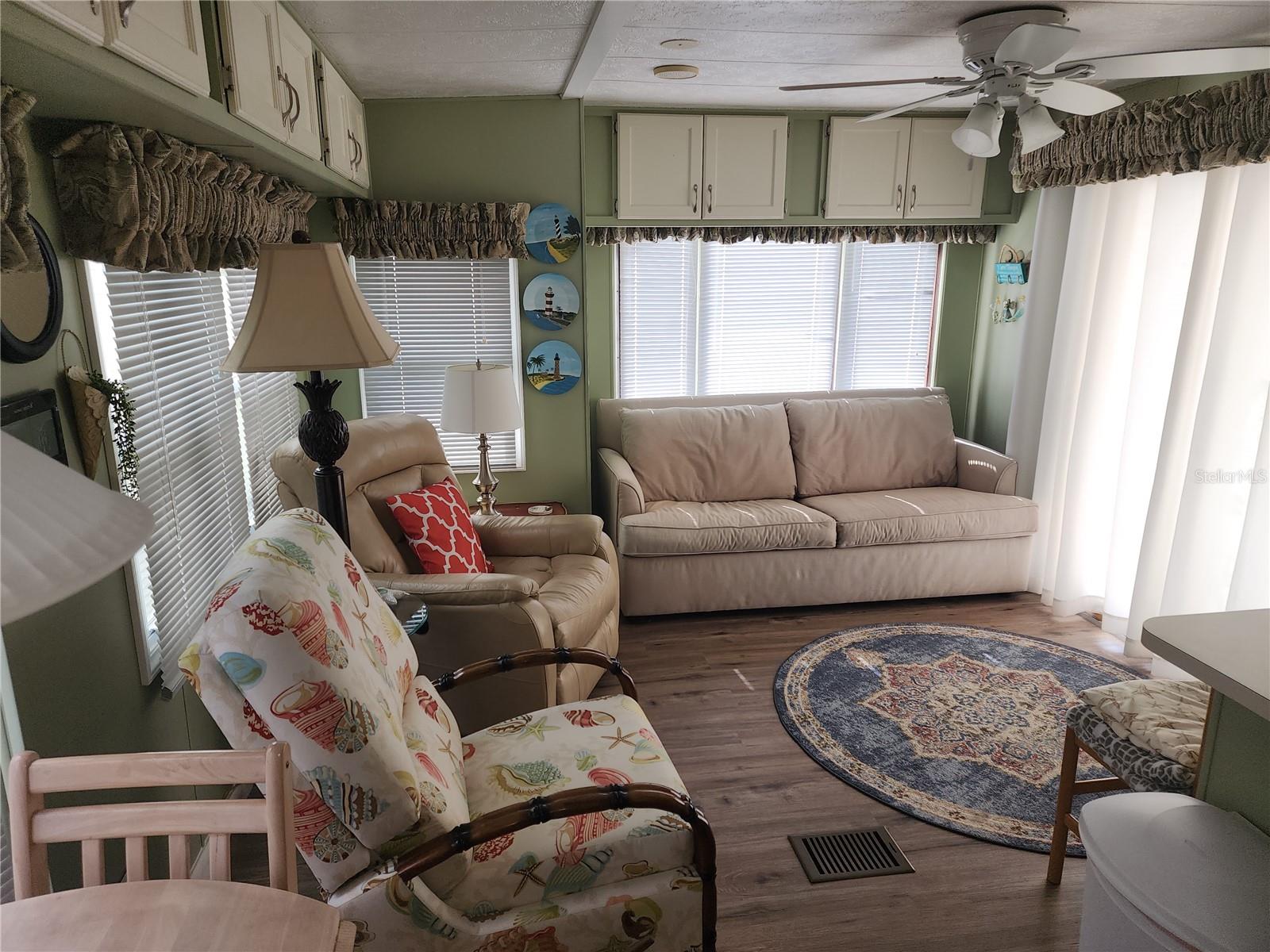 Image 5 of 12 For 1674 University Parkway  146