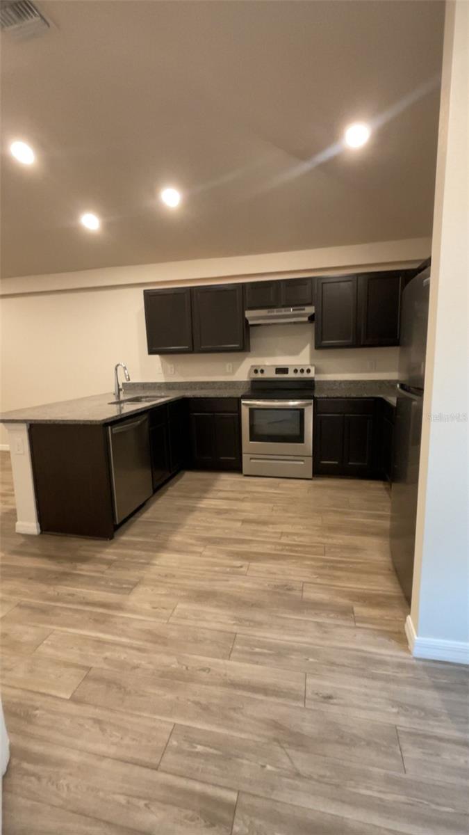Image 7 of 22 For 17174 Belmont Avenue
